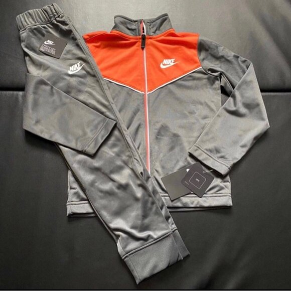 NWT Nike Athletic Track Suit Set Boys Size 6